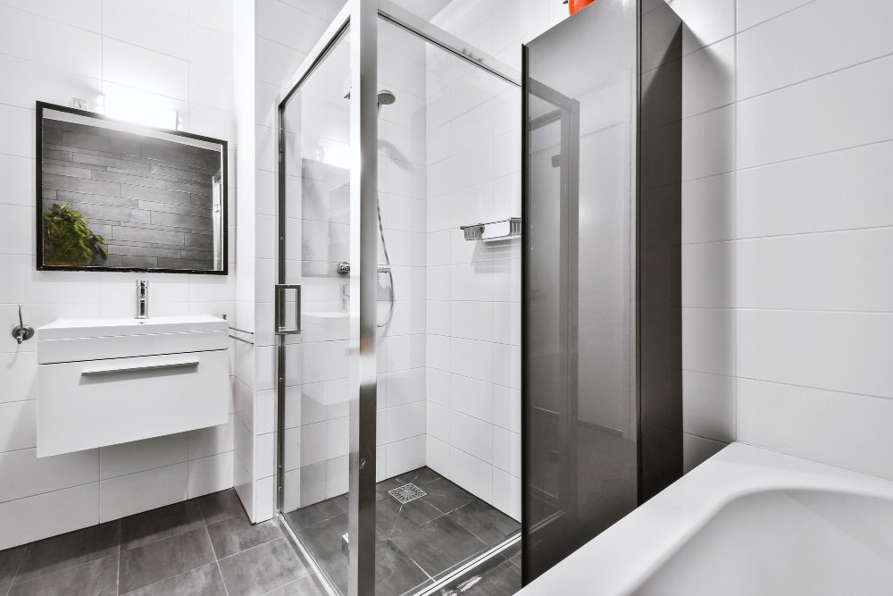 One-Day Bath Remodel by the Numbers: Costs, Benefits, and Risks