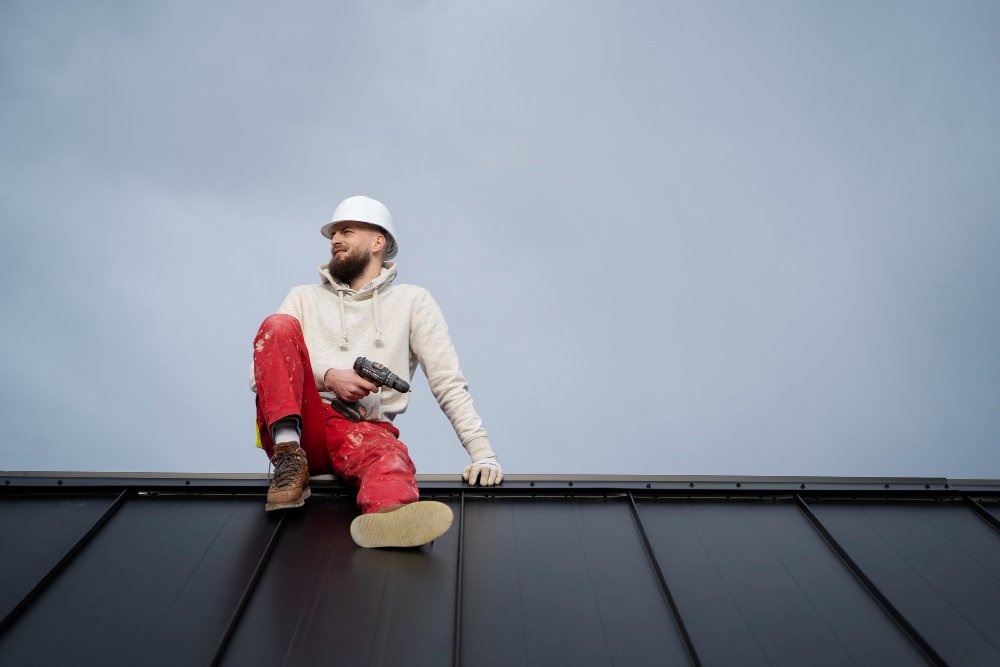 What Homeowners Should Know Before Replacing a Roof
