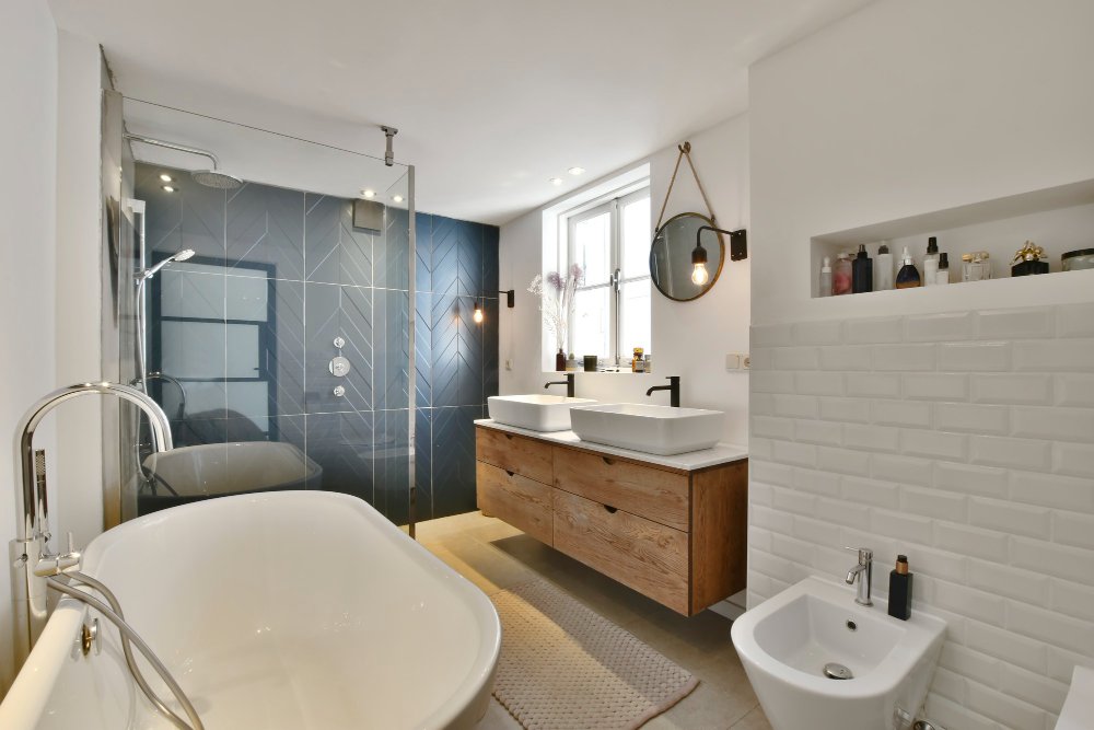 How to Renovate a Small Bathroom Without Losing Storage Space